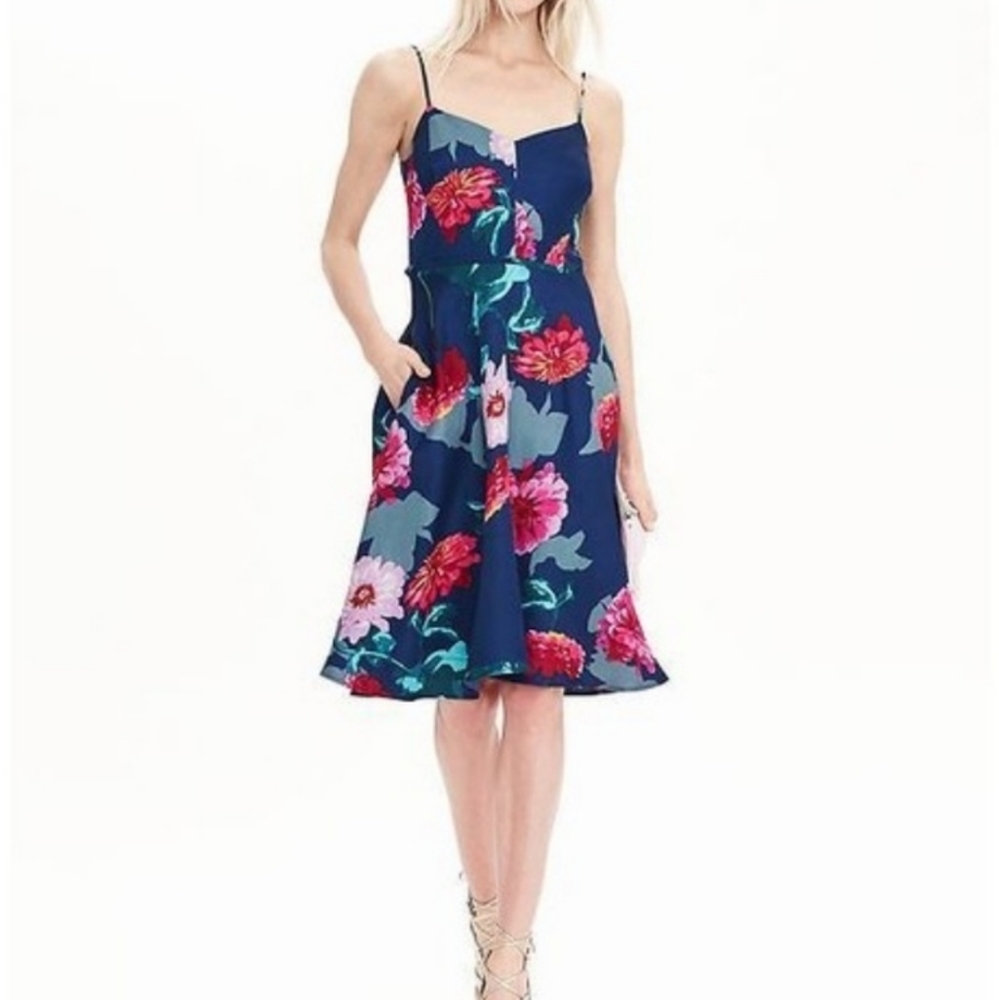 Banana Republic blue floral special occasion dress👗🌸 size 10